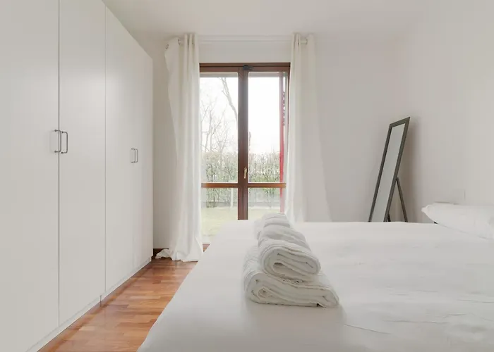 Guesthost - Bright With Garden Mailand